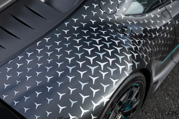 Supercar and hypercar international air freight and overseas transport